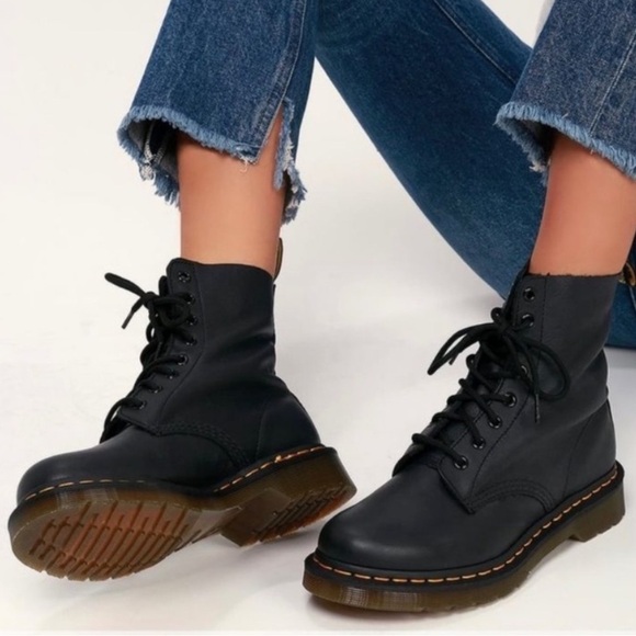 Dr. Martens Black Pascal Moto Combat Boot Soft Leather Size 7 - Picture 1 of 13